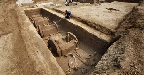 Grobowiec z rydwanami