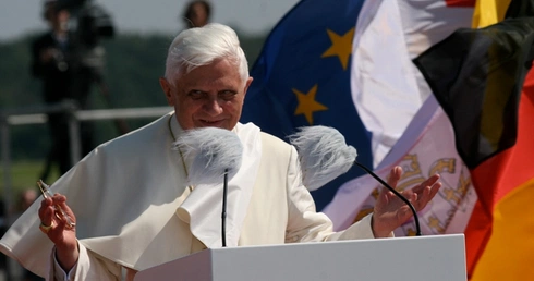 Większość Niemców dumna z Papieża