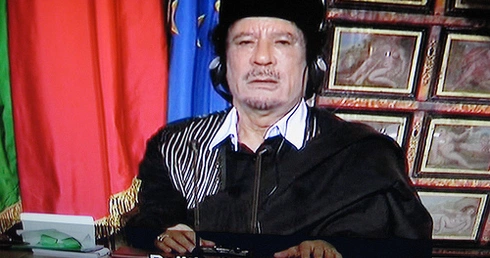 Kadafi zaprzecza, że uciekł do Nigru