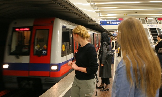 Warszawa: Wypadek w metrze