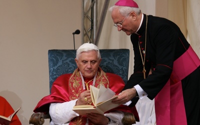 600 książek Papieża Ratzingera