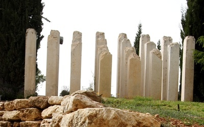 Yad Vashem: Nie wolno ścigać Żydów z NKWD