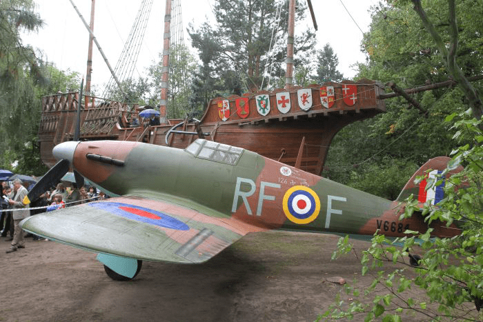 Sprawdzian Z Dywizjonu 303 Odpowiedzi - "Wylądował" samolot pilotów Dywizjonu 303