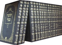 Tablica w miejscu spalenia Talmudu 