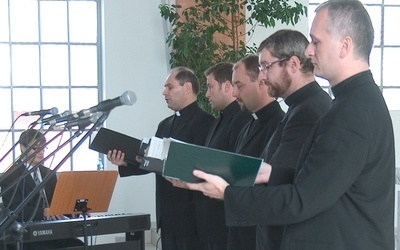 Zacznijmy wreszcie śpiewać dla Boga