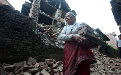 Indie: Już 82 ofiary trzęsienia ziemi