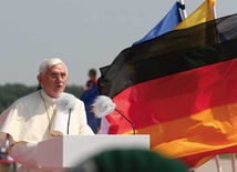 Pielgrzymce Benedykta XVI do ojczyzny towarzyszy hasło:  „Gdzie Bóg, tam przyszłość”