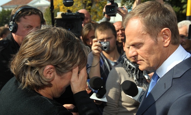 Tusk w Kutnie. Kobiety:  "Jak my mamy żyć?"