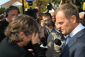 Tusk w Kutnie. Kobiety:  "Jak my mamy żyć?"