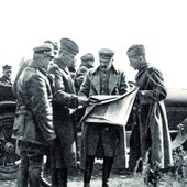 Józef Piłsudski ze swoim sztabem, w lipcu 1920 r.