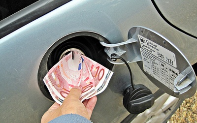 Eksperci: Nie widać końca podwyżek cen paliw