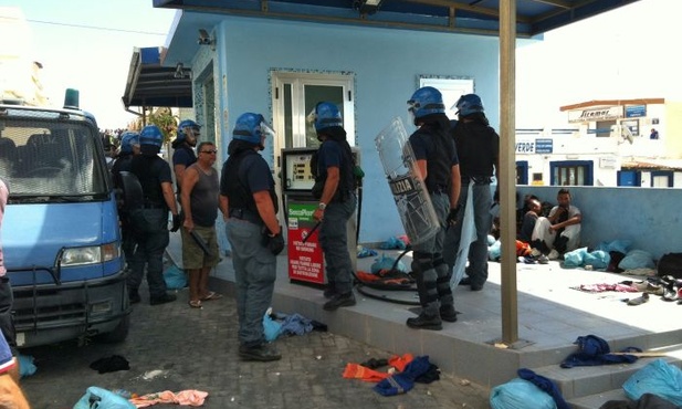 Kryzys humanitarny na Lampedusie