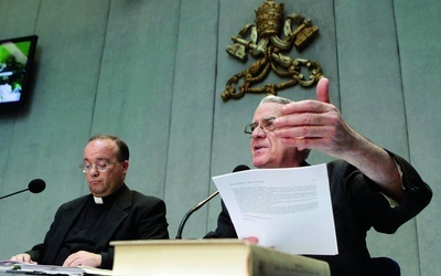 Nowy dokument Stolicy Apostoskiej zaprezentowali 15 lipca  br. rzecznik Watykanu ks. Federico Lombardi (po prawej) oraz ks. Charles Scicluna z Kongregacji Dotryny Wiary.