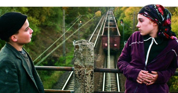 W roli Hasima wystąpił Roman Gonczuk, a Urikę, jego siostrę, zagrała Sofia Mietielica. Oboje pochodzą z Rosji. Zagrali znakomicie.