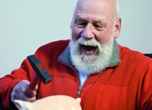 W systemie kanadyjskim  każdy pracownik płaci składki tylko na minimalną emeryturę.