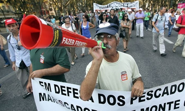 Portugalia: Pierwsze wielkie demonstracje