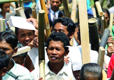 Procesja chrześcijan we wschodniej Indonezji.