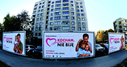 W akcji „Kocham, nie biję” wzięli udział znani ludzie.