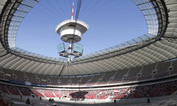Tysiące zwiedzających na Stadionie Narodowym