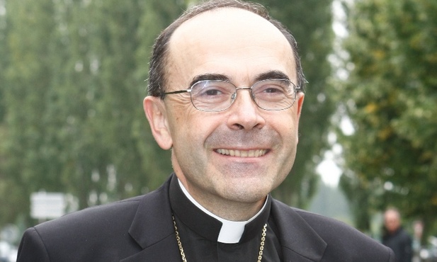 Były arcybiskup Lyonu zostanie kapelanem Małych Sióstr Ubogich