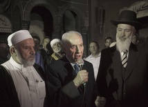 Potępiają spalenie meczetu w Galilei