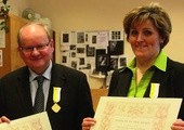 Gabriela Szulik i Andrzej Grajewski są pierwszymi redaktorami „Gościa” odznaczonymi medalami „Pro Ecclesia et Pontifice”.