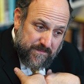 Michael Schudrich – naczelny rabin Polski od 2004 r., urodził się w 1955 roku w Nowym Jorku w żydowskiej rodzinie o polskich korzeniach