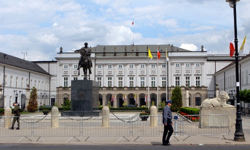 Pomink księcia Józefa Poniatowskiego przed pałacem prezydenckim