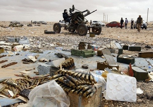 Libia: Siły powstańcze zaczynają się rozwiązywać