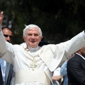 Benedykt XVI przybył do Asyżu
