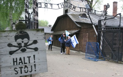 Przeciw "polskim obozom koncentracyjnym"