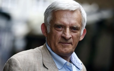 Buzek: Krzyż powinien pozostać w sejmie