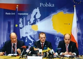 Z tarczą czy na tarczy?
