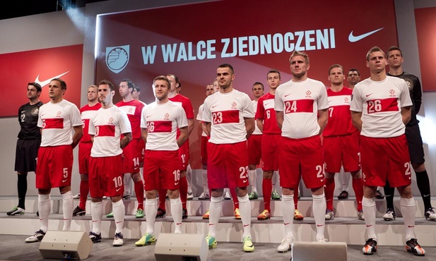 Nowe stroje bez orzełka