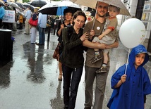 Rodzina pod parasolem