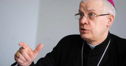 abp. Józef  Michalik