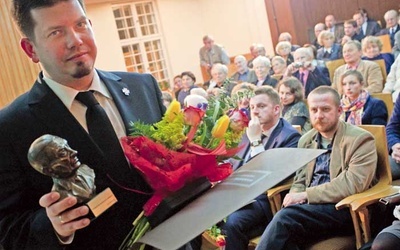 Wiersze wracają pod strzechy