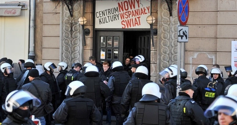 Bojówkarzom nie podoba się krytyka