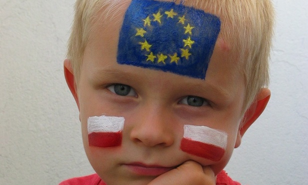 PiS o zmianie Konstytucji ws. relacji Polska-UE