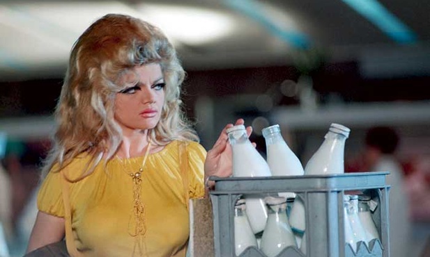 Między sztuką a jarmarkiem