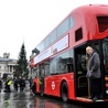 Nowy autobus w trakcie prezentacji