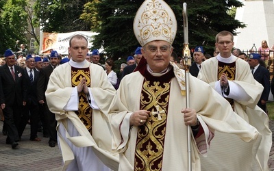 Abp Henryk Hoser