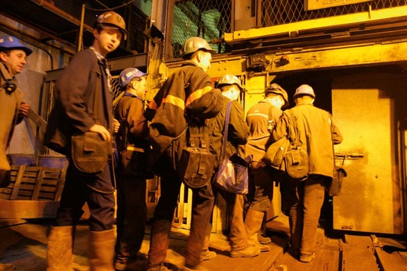 PiS: podatek od wydobycia miedzi i srebra do TK