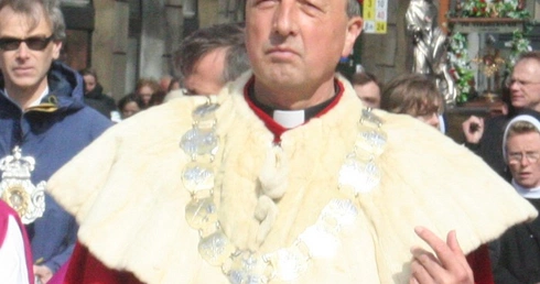 Ks. prof. Zuziak wzywa do pomocy