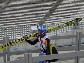 Żyła wygrał kwalifikacje, Stoch najdalej