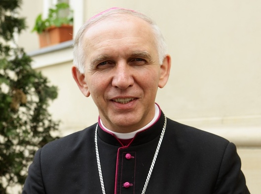 Arcybiskup Częstochowy ostro o finansowaniu in vitro