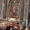 Ponad sto mszy przy grobie Jana Pawła
