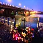 Ksiądz Jerzy pomaga