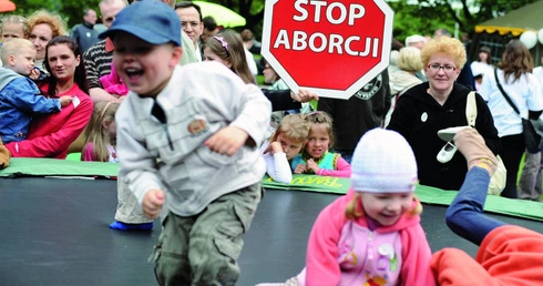 Młodzi przeciw aborcji