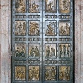 Wadowice: Drzwi jak w Watykanie